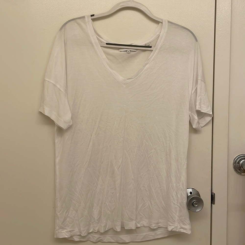 Vince White T-Shirt. Womens size XS